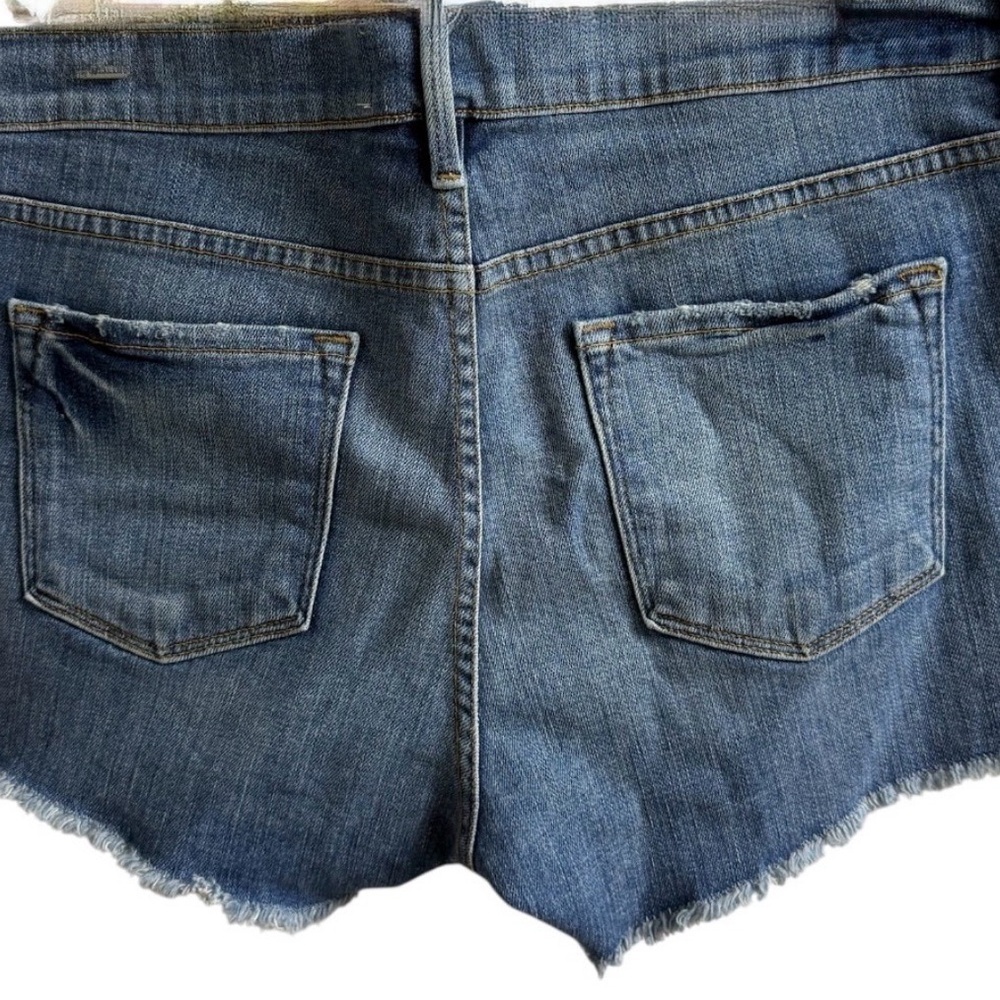 FRAME LE CUT OFF DENIM SHORTS SIZE 28 BLUE MID RISE DISTRESSED RAW HEM - Picture 7 of 12